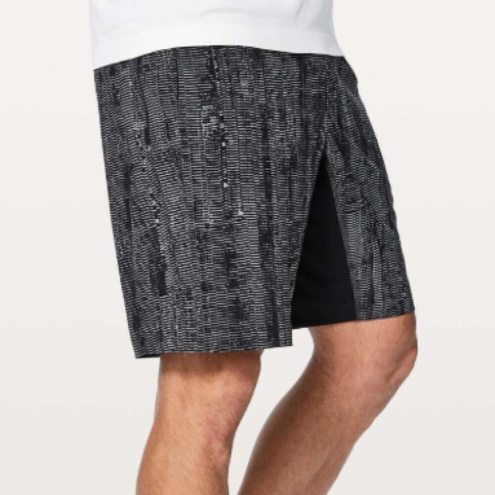 Lululemon T.H.E. Short 9" Size S Linerless in Matchstick Asphalt Grey Black
